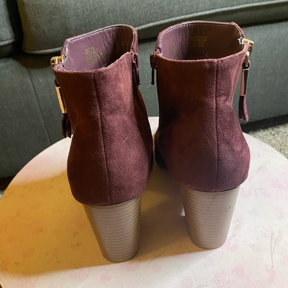 Boots - Picture 3 of 3